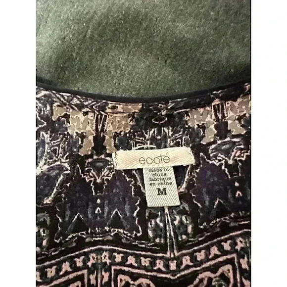 ECOTE woman’s dress. Size Medium. Above the knees dress. Multi color. dark blue - Picture 2 of 11